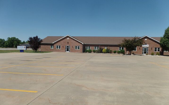 Pictures of Retail, Office property located at 8333 Express Drive, Marion, IL 62959 for lease - image #1