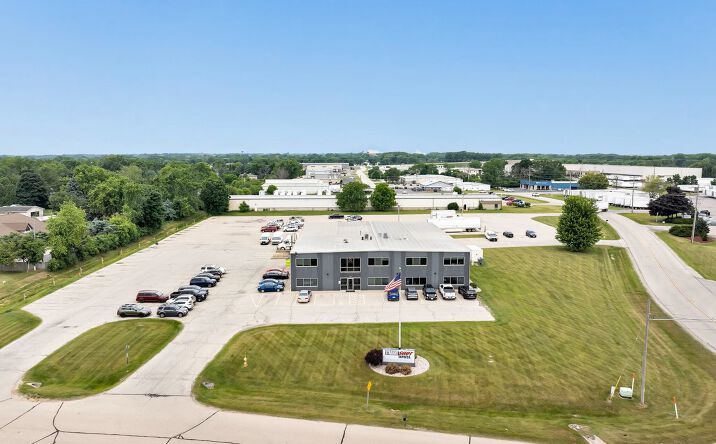 Pictures of Office property located at 800 Kuehn Court, Neenah, WI 54956-1667 for lease - image #1
