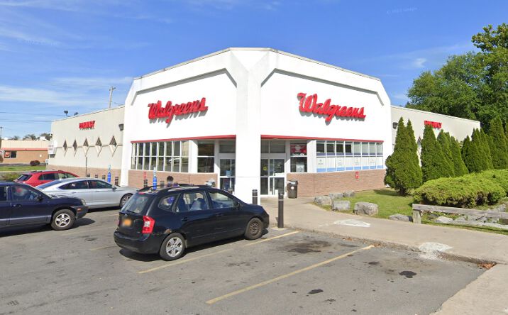 Pictures of Retail, Office, Restaurant property located at 4001 South Salina Street, Syracuse, NY 13205 for lease - image #1