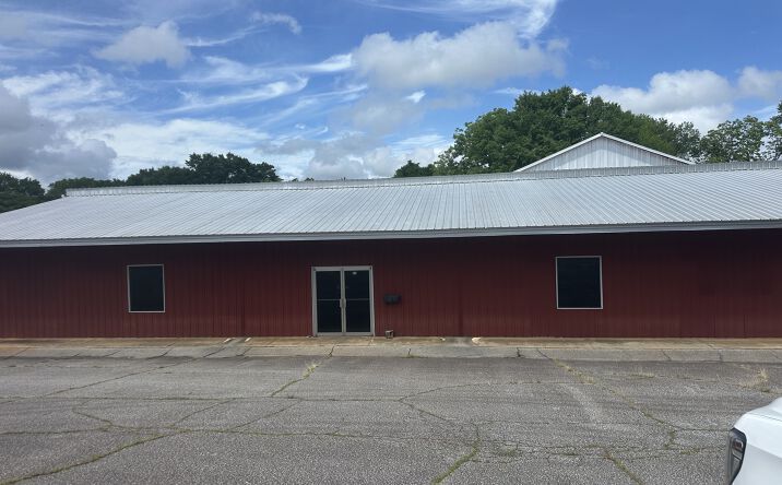 Pictures of Retail, Industrial property located at 126 Cumberland Avenue, Easley, SC 29640 for lease - image #1