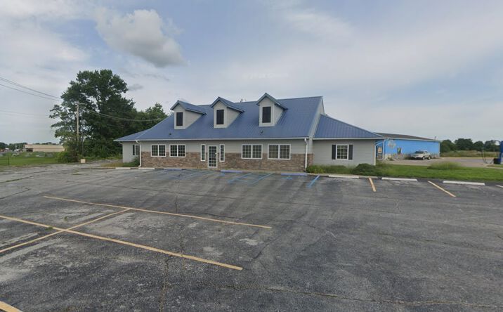 Pictures of Retail property located at 102 Sharry Street, Bowling Green, MO 63334-2352 for lease - image #1