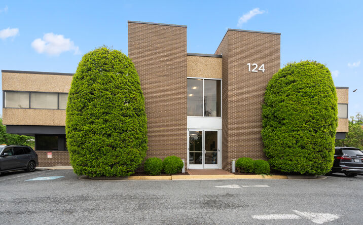 Pictures of Office property located at 124 Park Street, Vienna, VA 22180 for lease - image #1