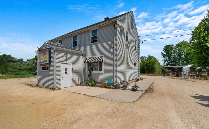 Pictures of Retail, Restaurant property located at 3172 North Riverside Drive, Saukville, WI 53080 for lease - image #1