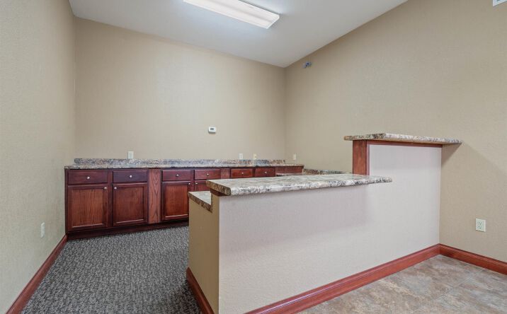 Pictures of Office property located at 610 Ogden Avenue, Superior, WI 54880 for lease - image #1