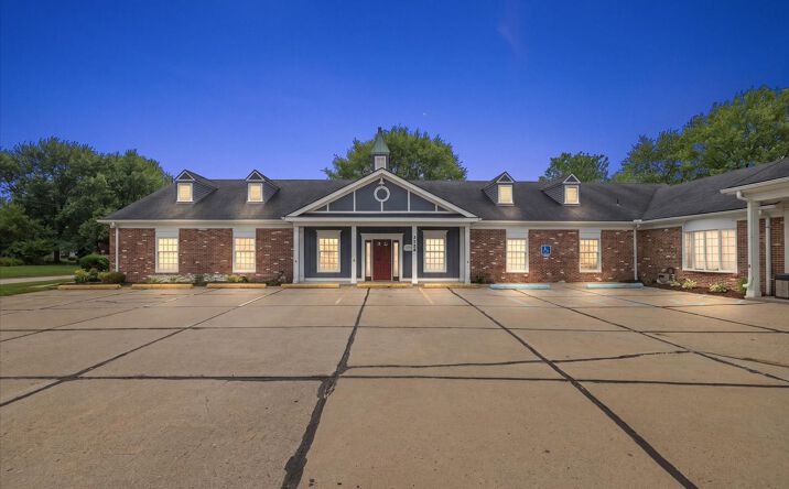 Pictures of Office property located at 37244 S GROESBECK HWY, CLINTON TOWNSHIP, MI 48036 for lease - image #1