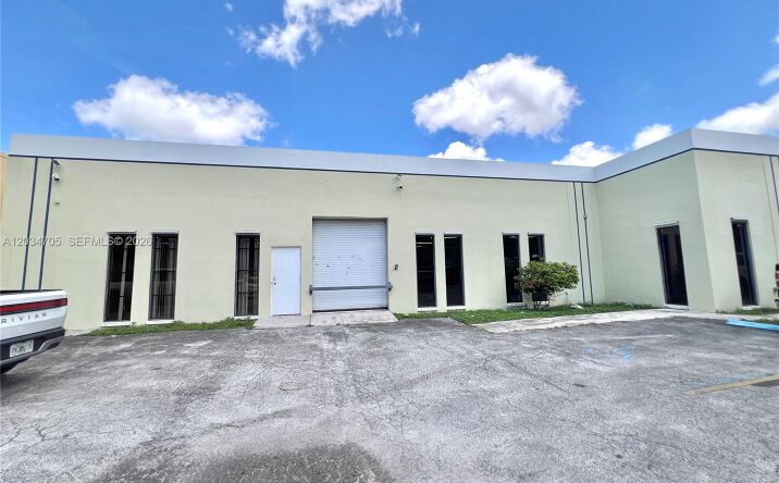 Pictures of Industrial property located at 3425 NW 73rd Ave, Miami, FL 33122 for lease - image #1