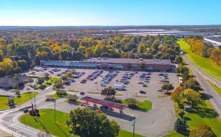 Pictures of Retail property located at 6011 London Groveport Rd, Groveport, OH 43125 for lease - image #1