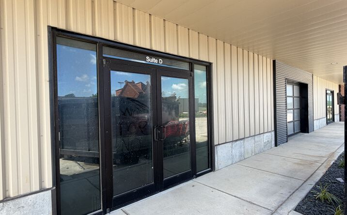 Pictures of Retail, Office, Special Purpose property located at 2015 South Perryville Boulevard, Perryville, MO 63775 for lease - image #1