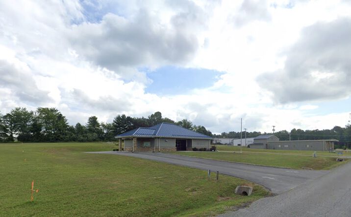 Pictures of Office property located at 997 WOODLANDS CIR, CROSSVILLE, TN 38571 for lease - image #1