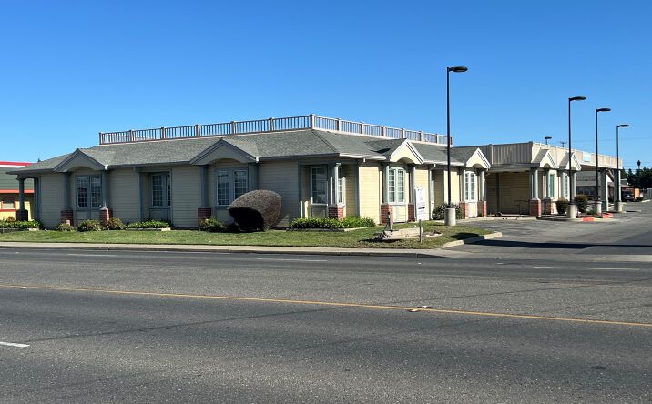 Pictures of Retail, Office, Special Purpose property located at 1221 Bridge Street, Yuba City, CA 95991 for lease - image #1