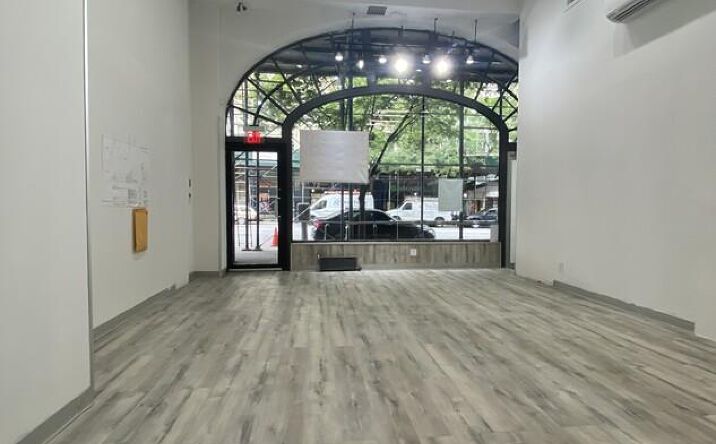 Pictures of Retail, Office property located at 105 West 72nd Street, New York City, NY 10023 for lease - image #1