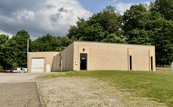 Pictures of Industrial property located at 3339 Miller Park Road, Akron, OH 44312 for lease - image #1
