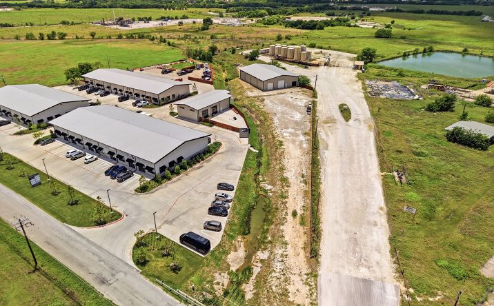 Pictures of Office, Industrial property located at 2912 Chambers Street, Venus, TX 76084 for lease - image #1