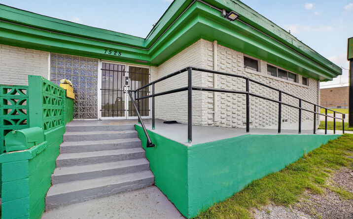 Pictures of Office, Special Purpose property located at 7525 Military Parkway, Dallas, TX 75227 for lease - image #1