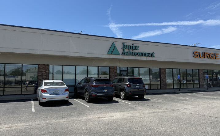 Pictures of Retail, Office property located at 431 East Diamond Avenue, Evansville, IN 47711 for lease - image #1