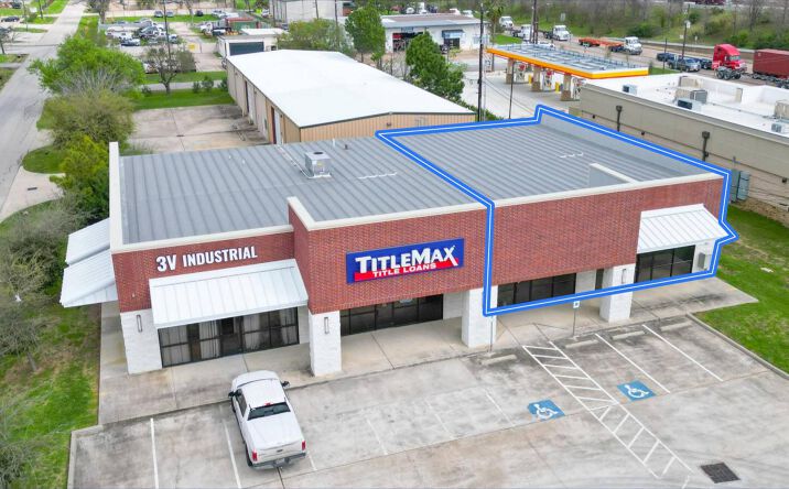 Pictures of Retail property located at 1112 W Main St, La Porte, TX 77571 for lease - image #1