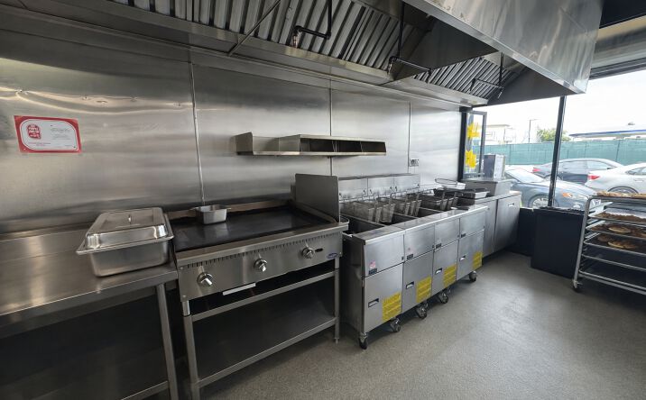 Pictures of Office, Restaurant property located at 7203 Van Nuys Blvd, Los Angeles, CA 91405 for lease - image #1