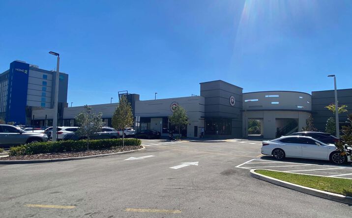 Pictures of Retail property located at 5600 Waterford District Drive, Miami, FL 33126 for lease - image #1
