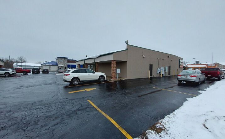 Pictures of Retail, Office, Restaurant property located at 1724 S Church St, Watertown, WI 53094 for lease - image #1