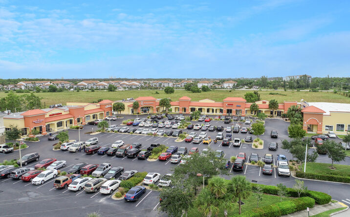Pictures of Retail, Office property located at 4391 Colonial Blvd, Fort Myers, FL 33966 for lease - image #1