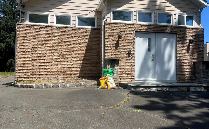 Pictures of Office property located at 494 N Middletown Road, Pearl River, NY 10965 for lease - image #1