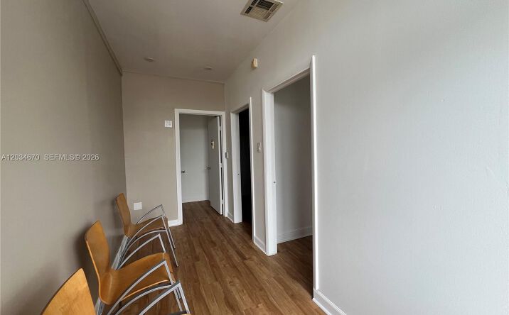 Pictures of Retail property located at 44 E OAKLAND PARK BLVD # 44, Wilton Manors, FL 33334 for lease - image #1