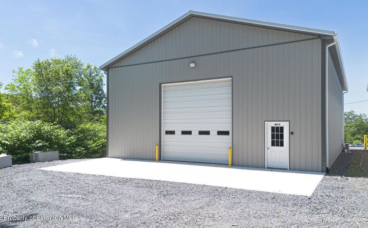 Pictures of Retail, Office, Industrial property located at 151 BROWN RD, PITTSTON, PA 18640 for lease - image #1