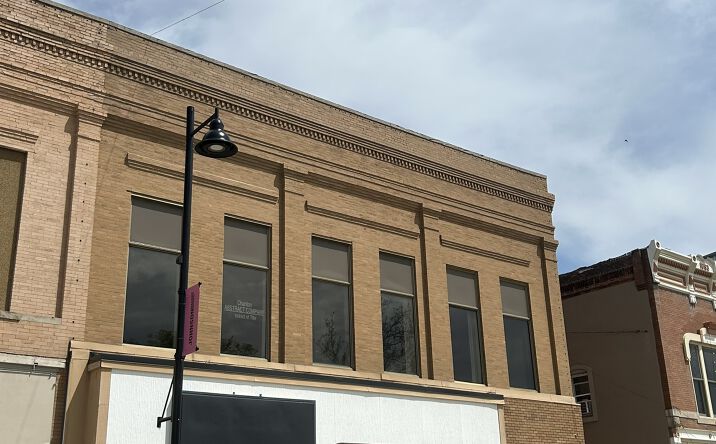 Pictures of Retail, Office property located at 917 Braden Avenue, Chariton, IA 50049 for lease - image #1