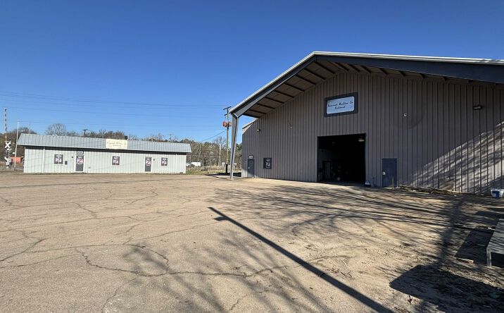 Pictures of Industrial property located at 2200 Commerce Road, Richmond, VA 23234 for lease - image #1