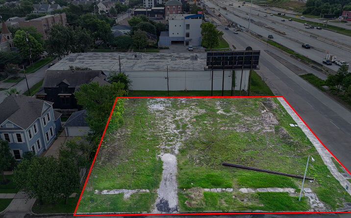 Pictures of Retail, Land, Special Purpose property located at 330 Harvard Street, Houston, TX 77007 for lease - image #1