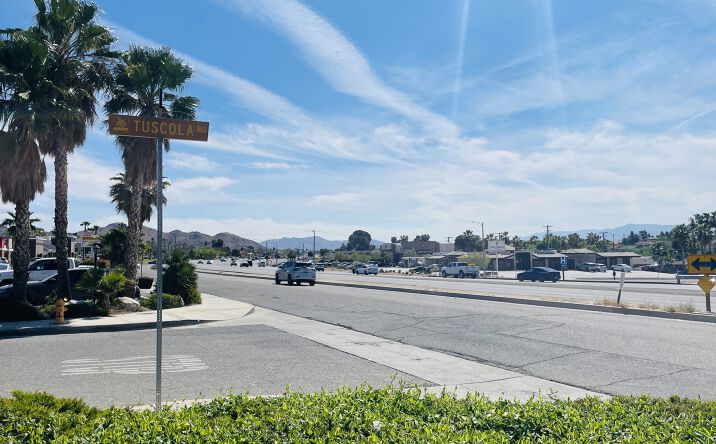 Pictures of Office property located at 18092 WIKA RD, APPLE VALLEY, CA 92307-1434 for lease - image #1