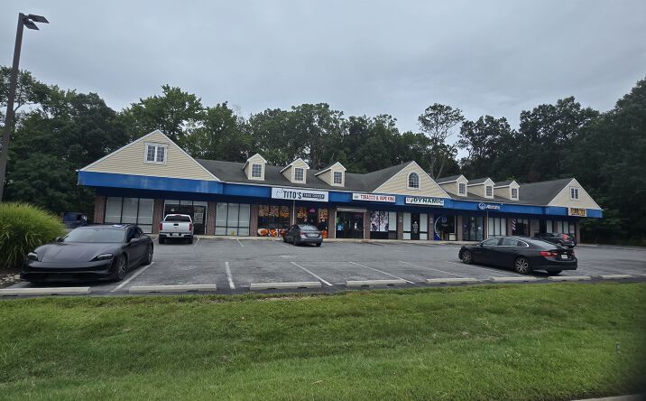 Pictures of Retail, Office, Restaurant property located at 105 Carroll Island Rd, Middle River, MD 21220 for lease - image #1