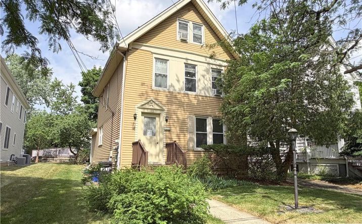 Pictures of Office property located at 105 N 3rd Avenue, Highland Park, NJ 08904 for lease - image #1