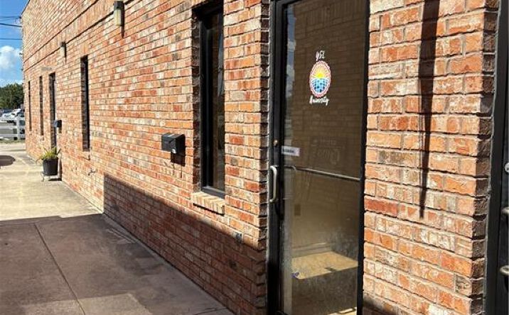 Pictures of Office property located at 916 W Nolana Loop # C, Pharr, TX 78577 for lease - image #1