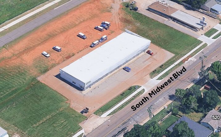 Pictures of Retail, Industrial property located at 2350 South Midwest Boulevard, Midwest City, OK 73110 for lease - image #1