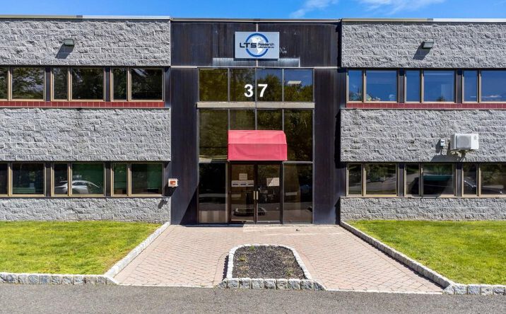 Pictures of Office property located at 37 Ramland Road, Orangeburg, NY 10962 for lease - image #1