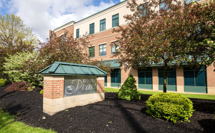 Pictures of Office property located at 6900 Pearl Road, Middleburg Heights, OH 44130 for lease - image #1