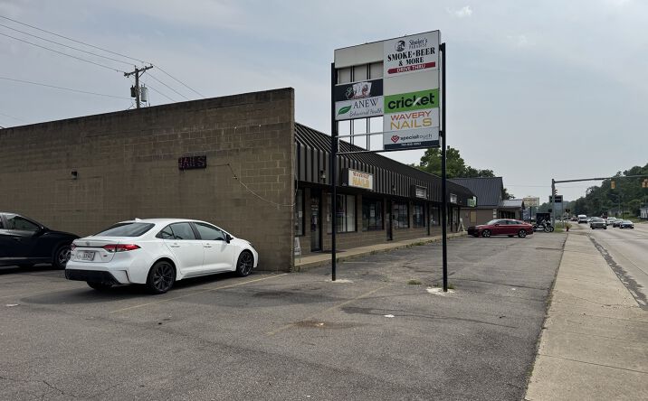 Pictures of Retail, Office, Restaurant property located at 227 West Emmitt Avenue, Waverly, OH 45690 for lease - image #1
