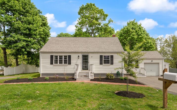Pictures of Office property located at 32 PRINCE ST, DANVERS, MA 01923-1447 for lease - image #1
