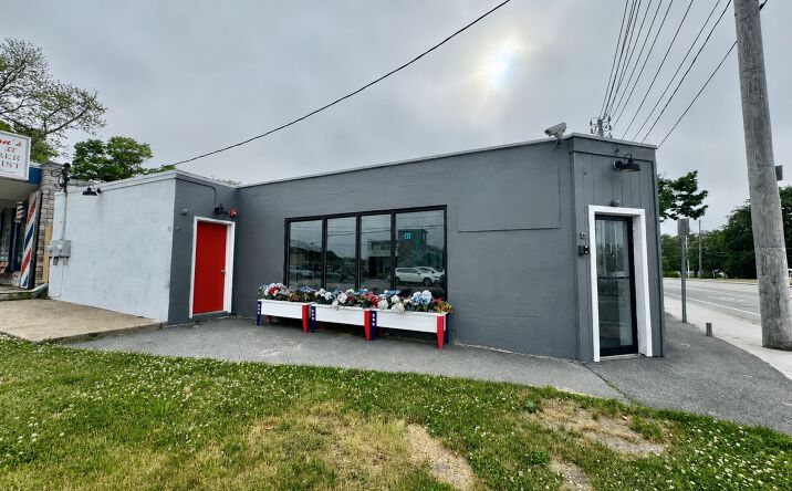 Pictures of Retail, Office property located at 2+4 CODDINGTON HWY, MIDDLETOWN, RI 02842 for lease - image #1