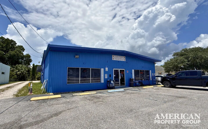 Pictures of Retail property located at 36 W Dearborn St, Englewood, FL 34223 for lease - image #1