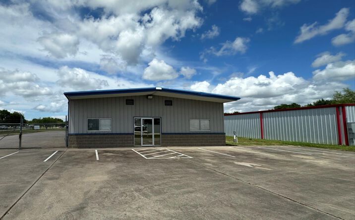 Pictures of Office, Industrial property located at 17821 CR 127, Pearland, TX 77581 for lease - image #1