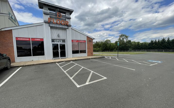 Pictures of Retail, Industrial, Special Purpose property located at 16328 LEE HWY, GAINESVILLE, VA 20155-1906 for lease - image #1