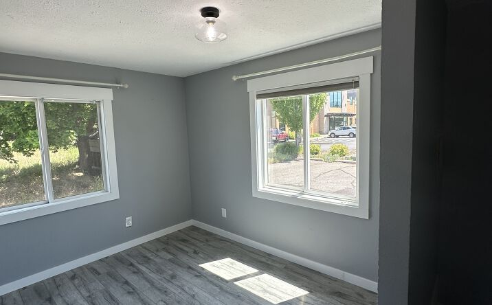 Pictures of Office property located at 303 S University Rd, Spokane Valley, WA 99206 for lease - image #1
