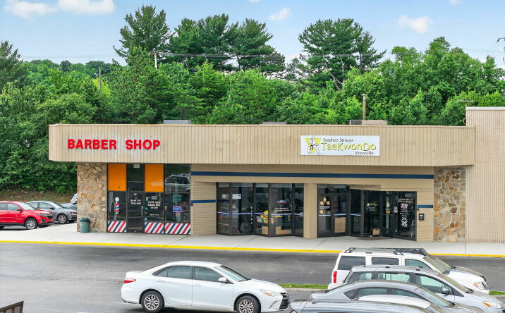 Pictures of Retail property located at 1503-1505 Downtown West Blvd, Knoxville, TN 37919 for lease - image #1