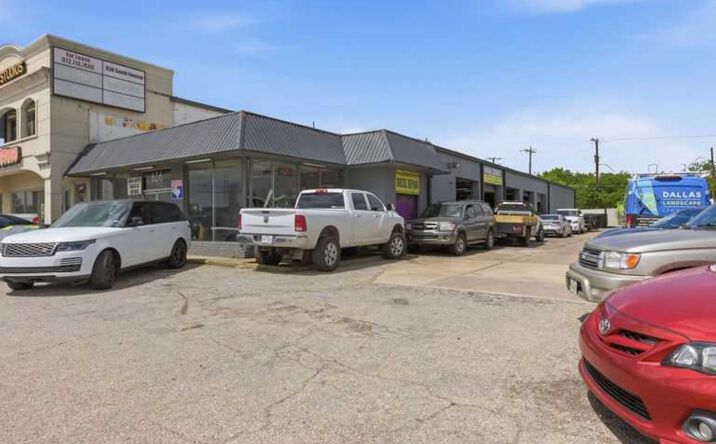 Pictures of Retail property located at 616 South Central Expressway, Richardson, TX 75080 for lease - image #1