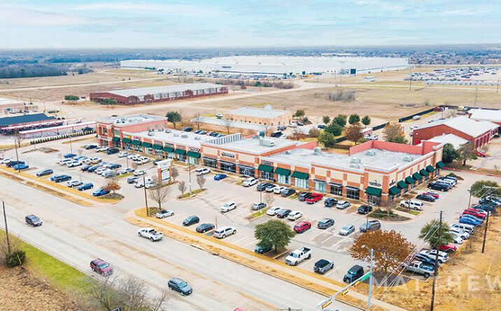 Pictures of Retail property located at 309 E OVILLA RD, RED OAK, TX 75154-3814 for lease - image #1