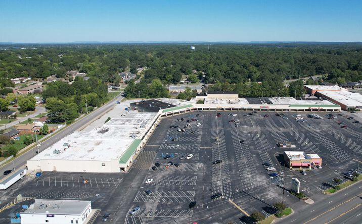 Pictures of Restaurant, Retail property located at 1820 6th Ave SE, Decatur, AL 35601 for lease - image #1