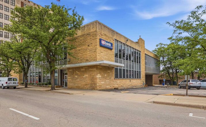 Pictures of Office, Special Purpose property located at 270 W SEVENTH ST, DUBUQUE, IA 52001 for lease - image #1