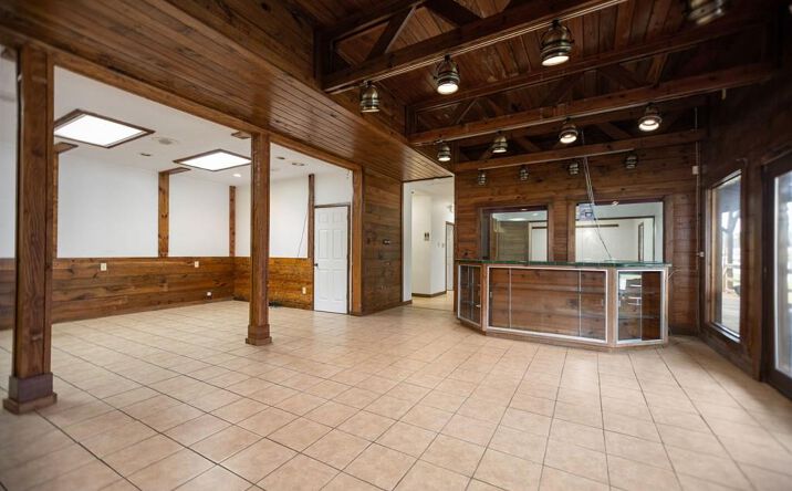 Pictures of Office property located at 2043 S Wheeler Street, Jasper, TX 75951 for lease - image #1